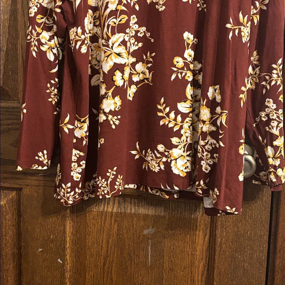 Floral Ruffle Women's Top - Picture 3 of 6